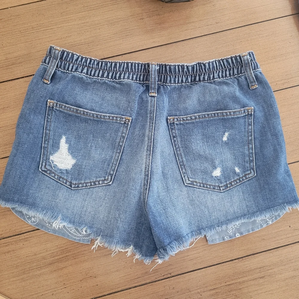 SOLD - Aerie Daydream Denim Short Medium Blue Wash ** Small ** EUC!!!! - Picture 5 of 5